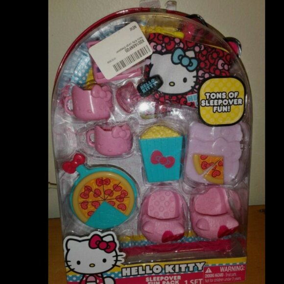 NEW Sanrio Hello Kitty SLEEPOVER Fun Pack - Picture 1 of 2